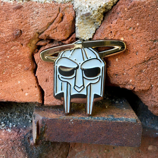 Doom Halo pin (grey) - GCS Clothing